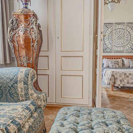 Two Bedroom Villa With Hot-Tub, Terrace And Garden, Wenceslas Square Прага Екстер'єр фото