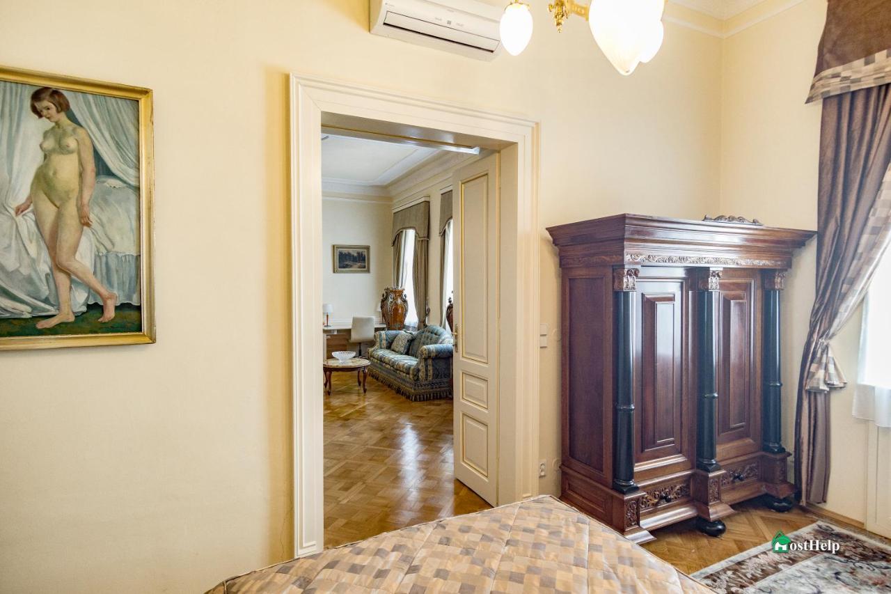 Two Bedroom Villa With Hot-Tub, Terrace And Garden, Wenceslas Square Прага Екстер'єр фото