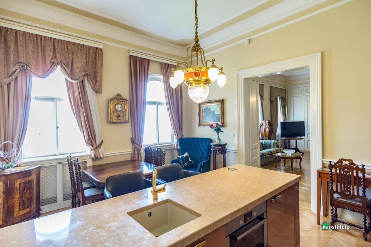 Two Bedroom Villa With Hot-Tub, Terrace And Garden, Wenceslas Square Прага Екстер'єр фото