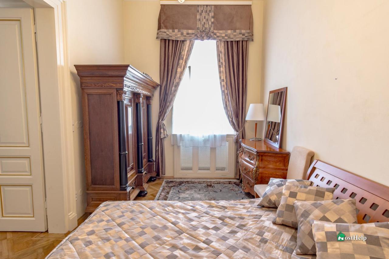 Two Bedroom Villa With Hot-Tub, Terrace And Garden, Wenceslas Square Прага Екстер'єр фото