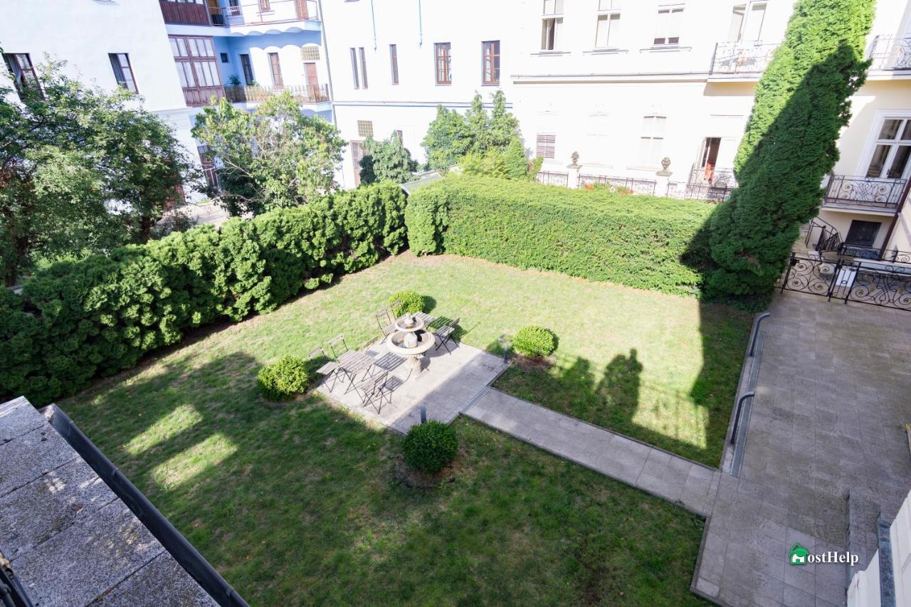 Two Bedroom Villa With Hot-Tub, Terrace And Garden, Wenceslas Square Прага Екстер'єр фото
