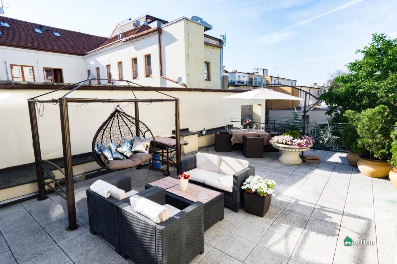 Two Bedroom Villa With Hot-Tub, Terrace And Garden, Wenceslas Square Прага Екстер'єр фото