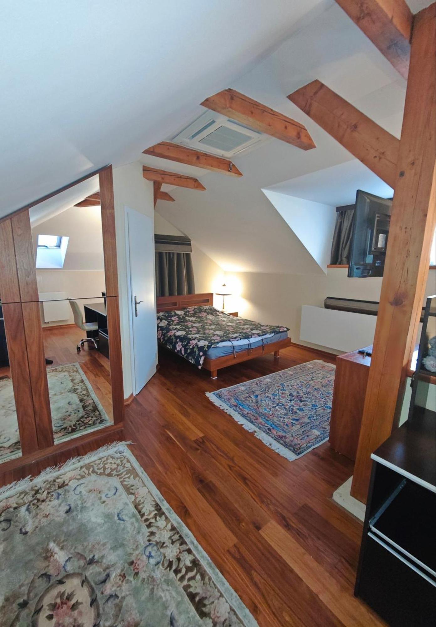 Two Bedroom Villa With Hot-Tub, Terrace And Garden, Wenceslas Square Прага Екстер'єр фото