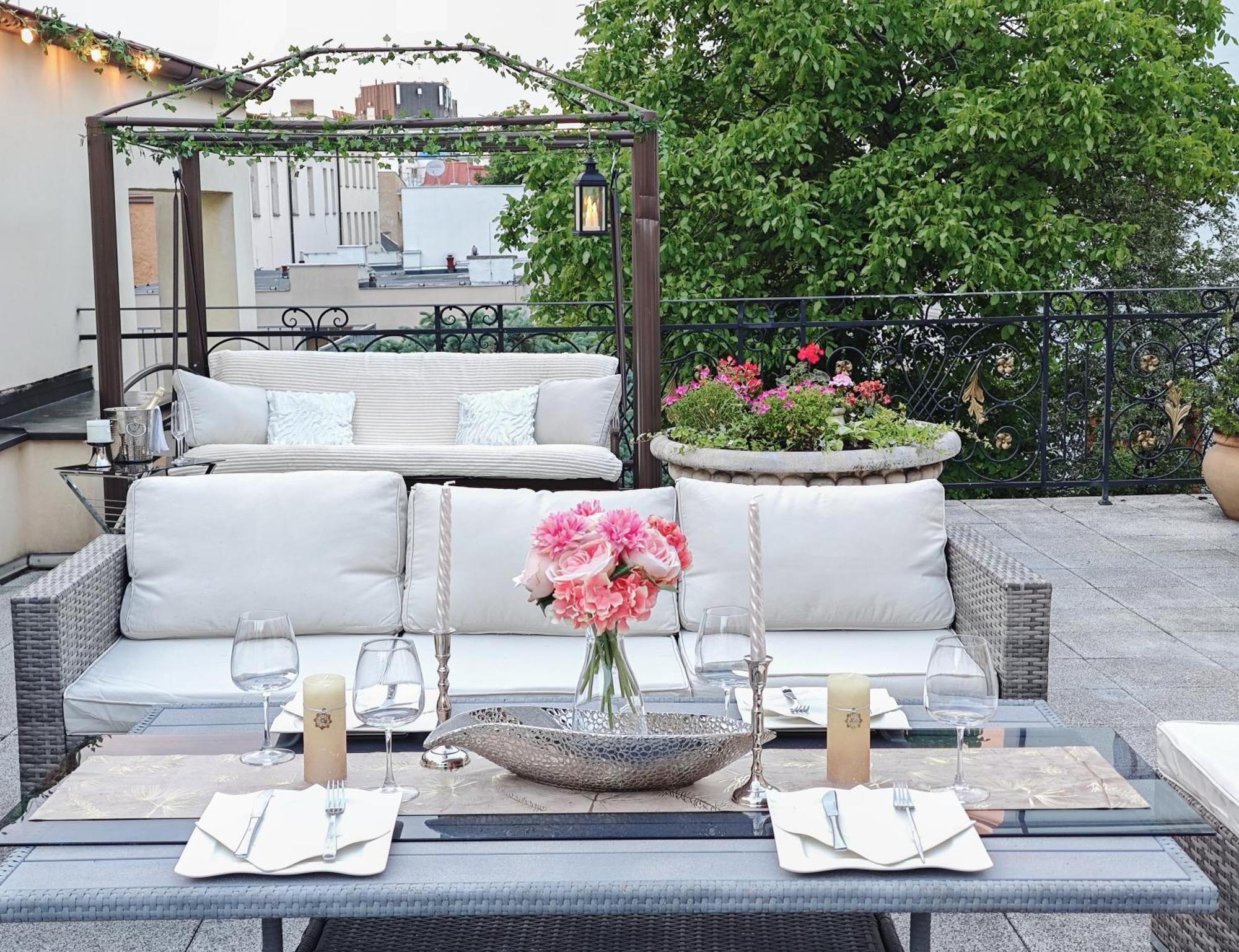 Two Bedroom Villa With Hot-Tub, Terrace And Garden, Wenceslas Square Прага Екстер'єр фото