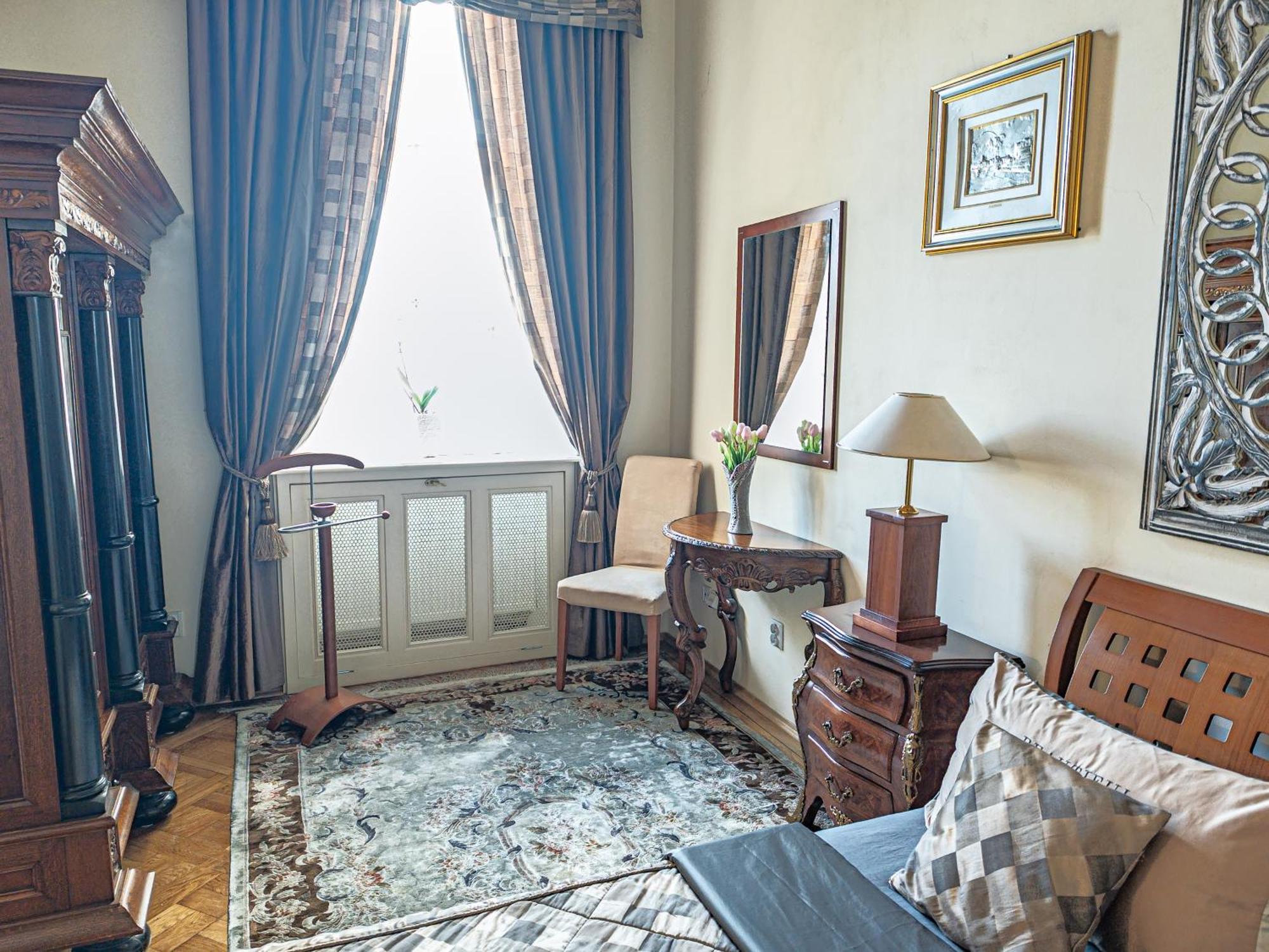 Two Bedroom Villa With Hot-Tub, Terrace And Garden, Wenceslas Square Прага Екстер'єр фото