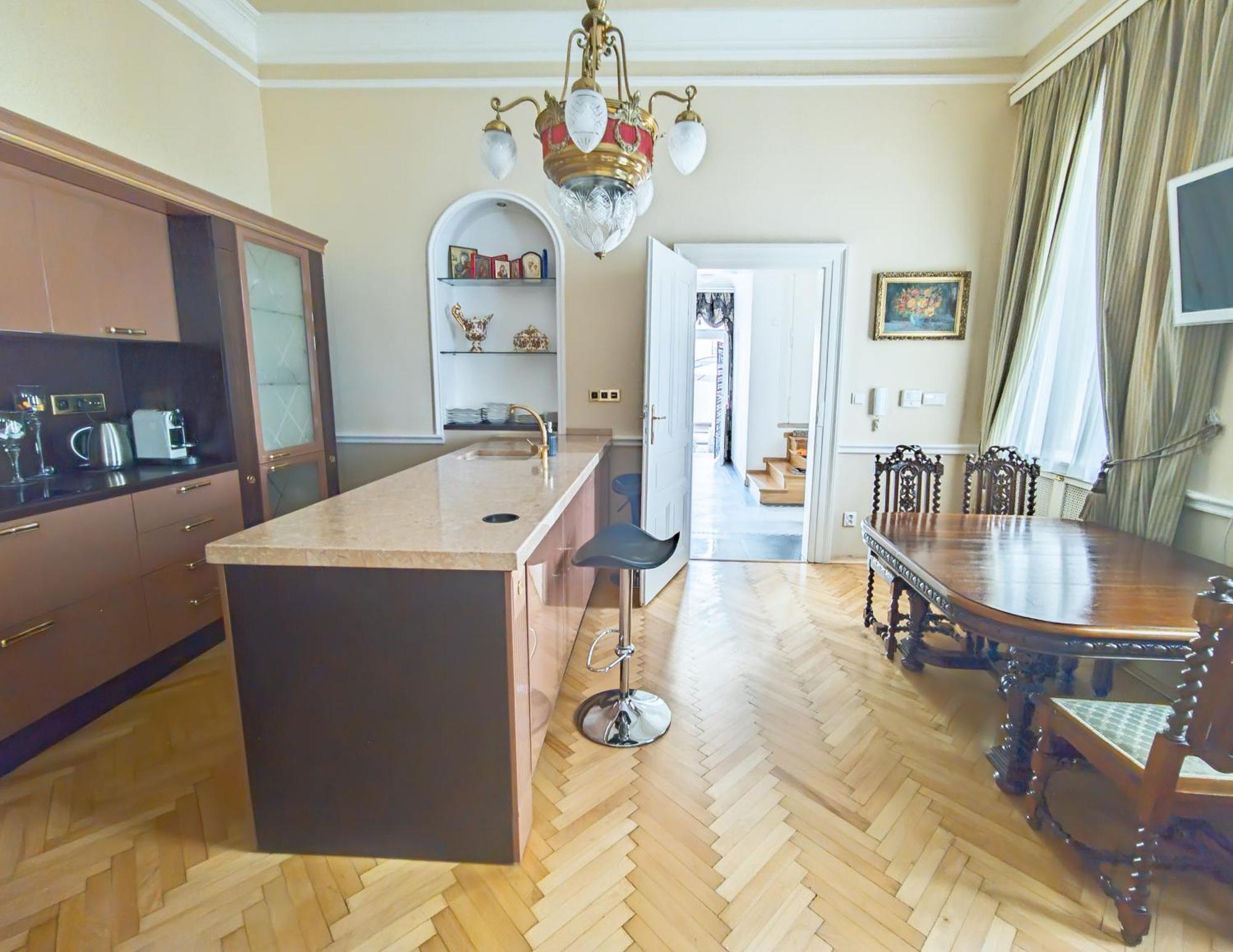 Two Bedroom Villa With Hot-Tub, Terrace And Garden, Wenceslas Square Прага Екстер'єр фото