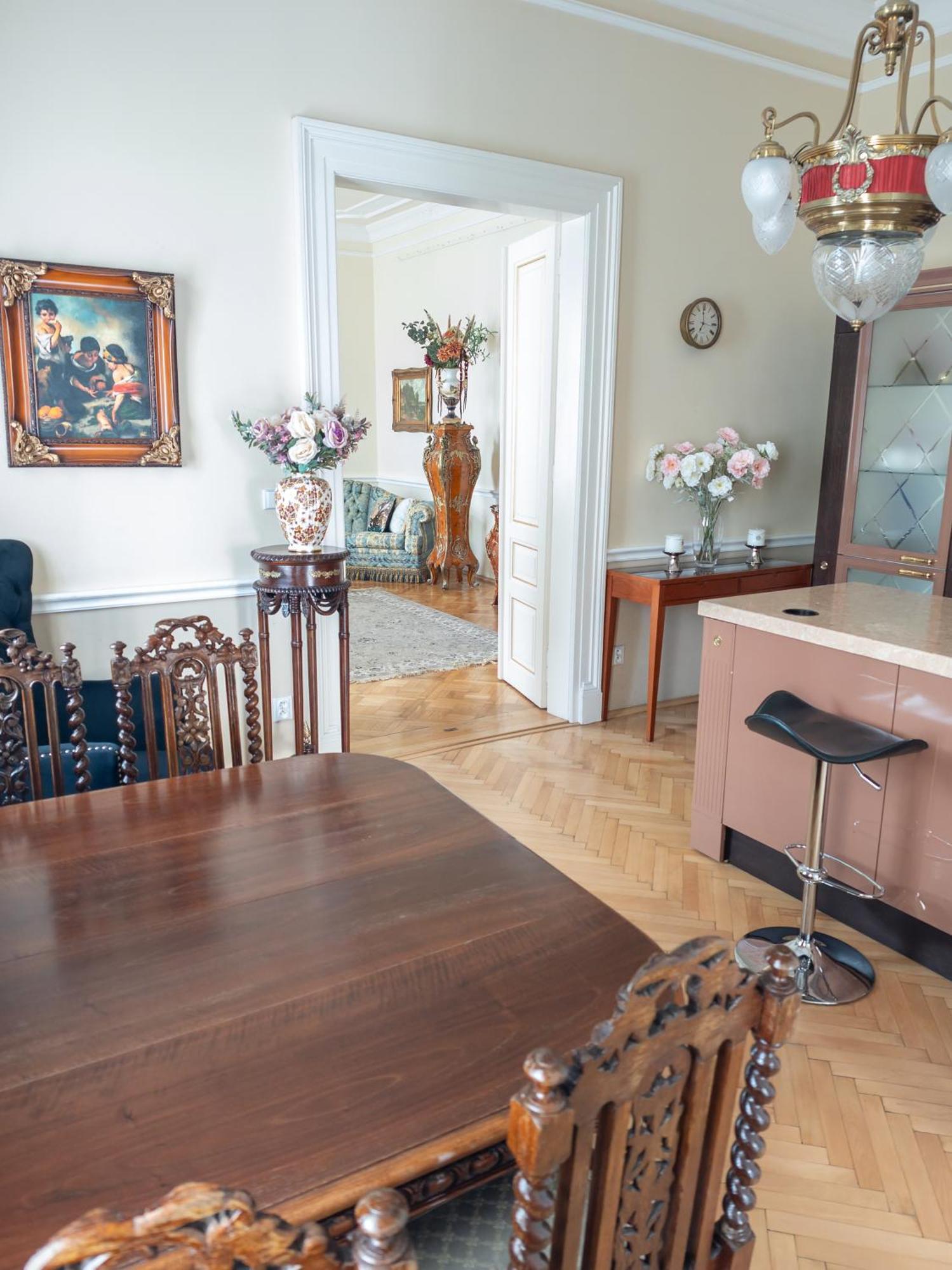 Two Bedroom Villa With Hot-Tub, Terrace And Garden, Wenceslas Square Прага Екстер'єр фото