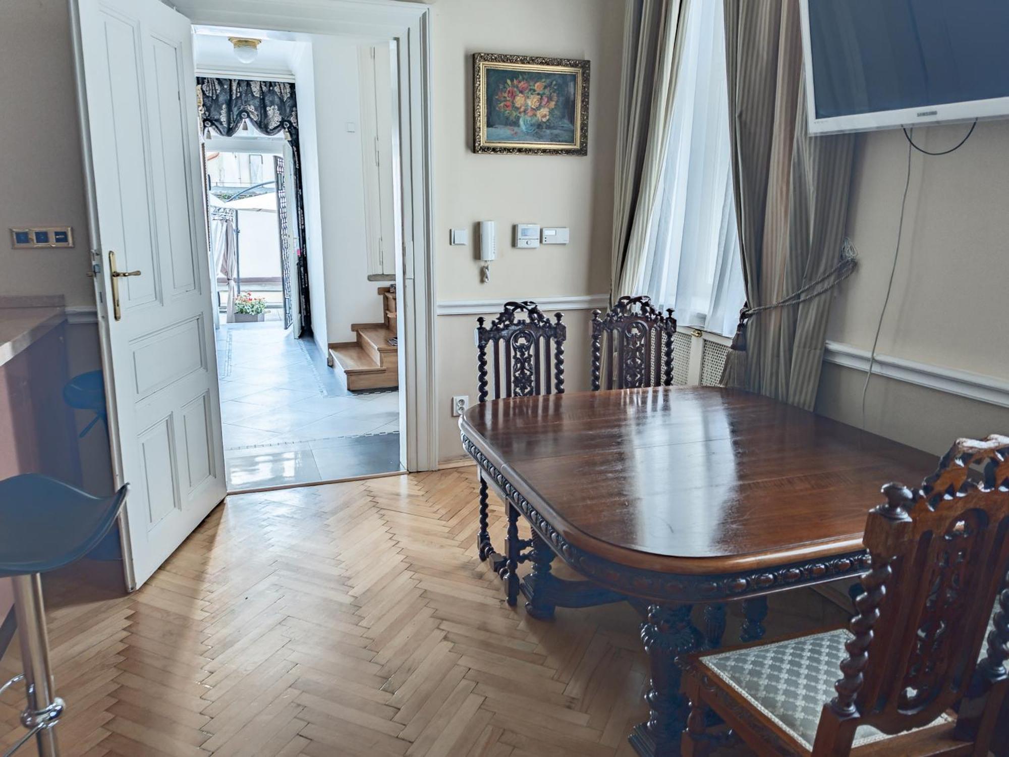 Two Bedroom Villa With Hot-Tub, Terrace And Garden, Wenceslas Square Прага Екстер'єр фото