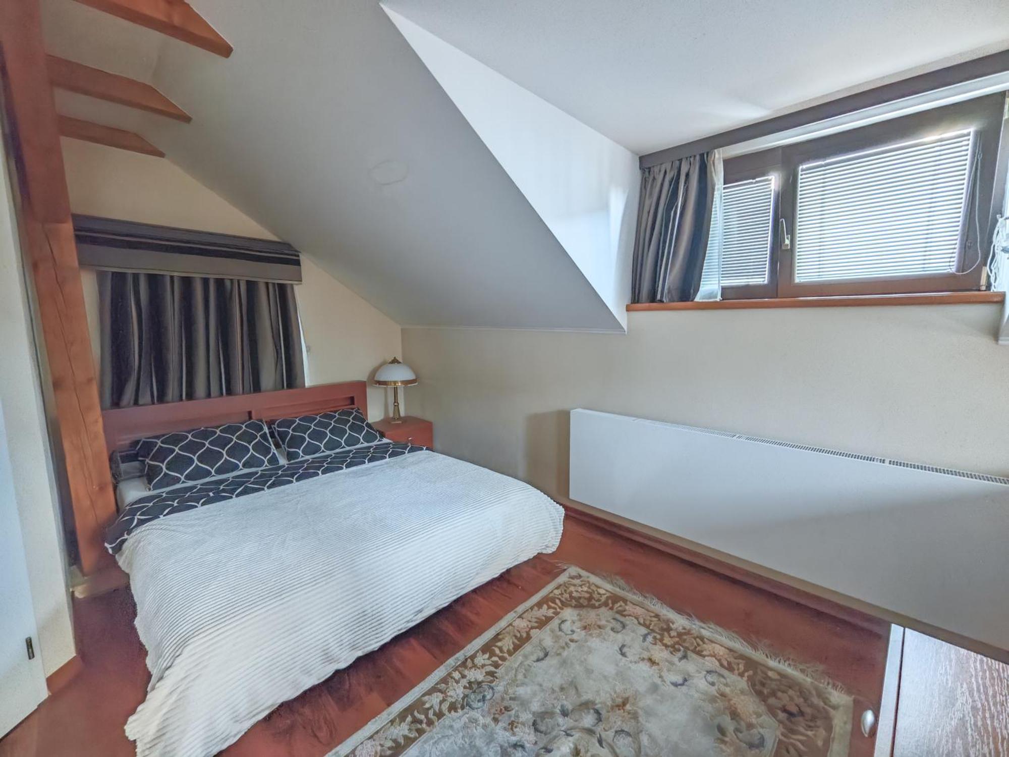 Two Bedroom Villa With Hot-Tub, Terrace And Garden, Wenceslas Square Прага Екстер'єр фото